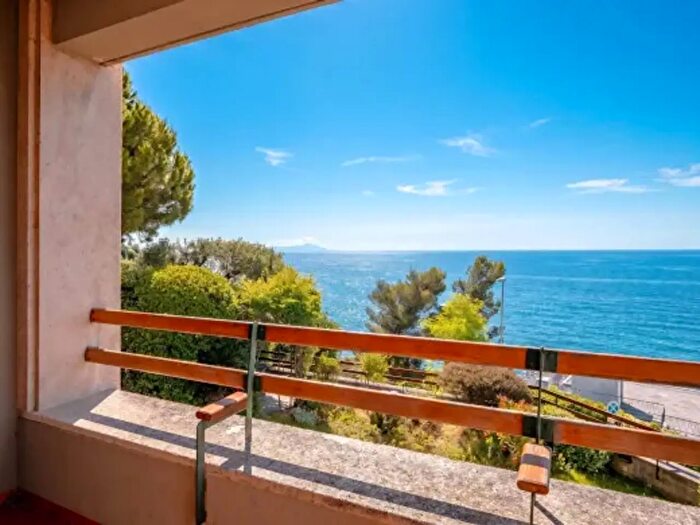 Appartamento con 6 locali in vendita in Via Unità d'Italia, Arenzano