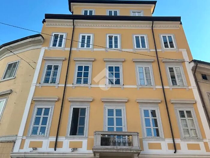 Appartamento bilocale in vendita in Via Foschiatti, Trieste