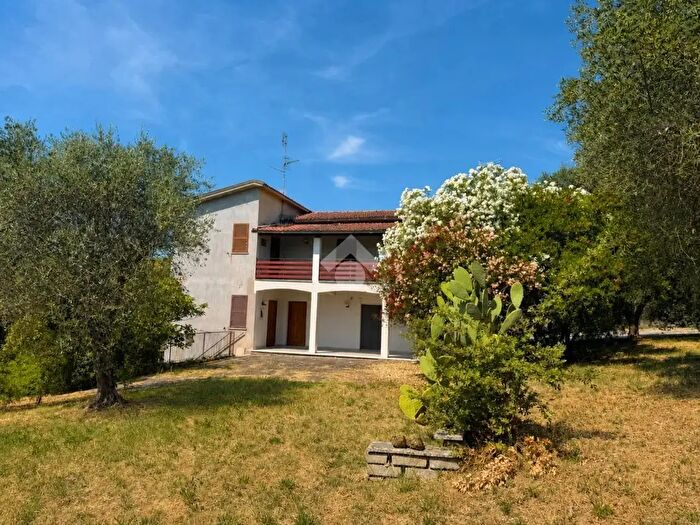 Casa con 6 locali in vendita in Via Piave, Bassano In Teverina