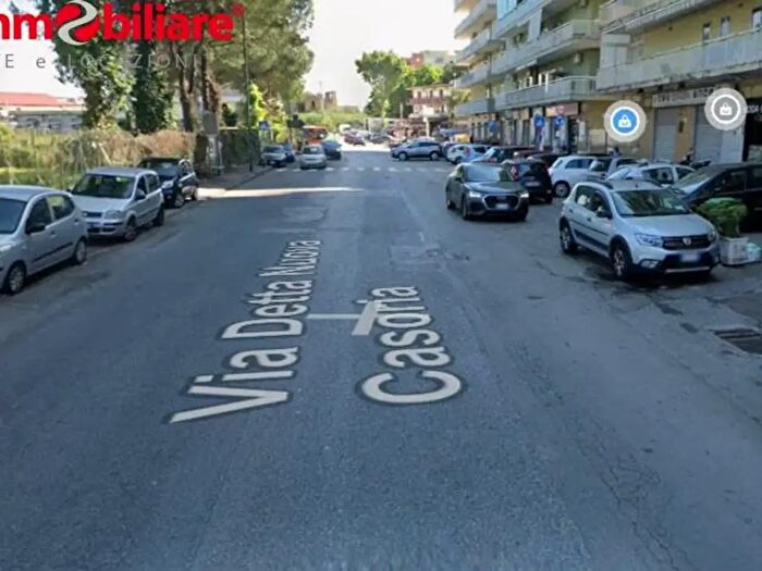 Appartamento trilocale in vendita in Via Detta Nuova Casoria, Napoli