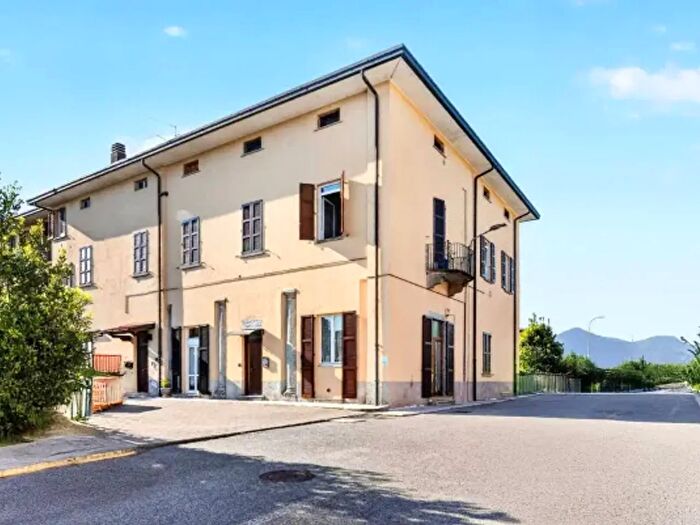 Appartamento trilocale in vendita in Via Dante Alighieri, Merone