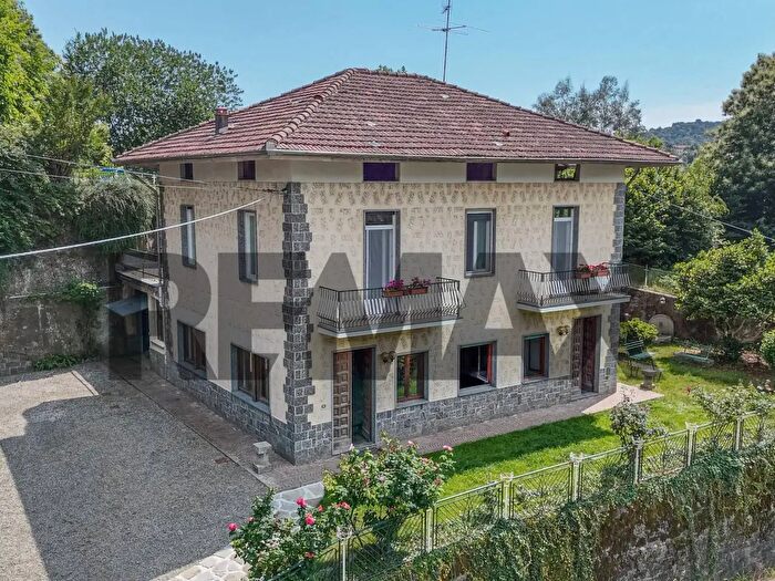 Casa con 5 locali in vendita in Frazione Governati, Camandona