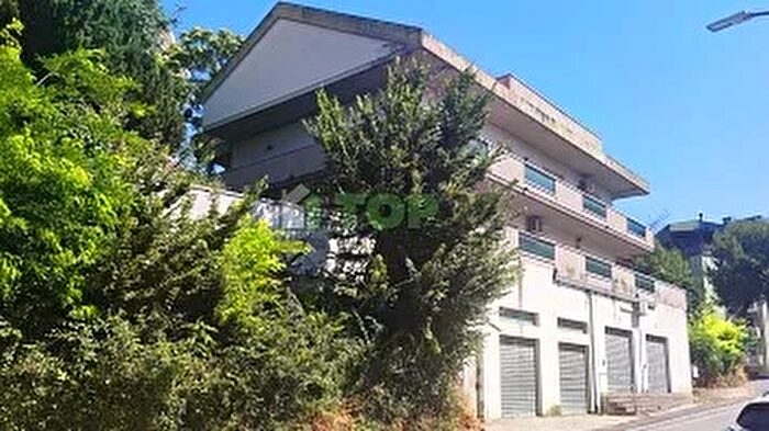 Casa con 11 locali in vendita in Chieti