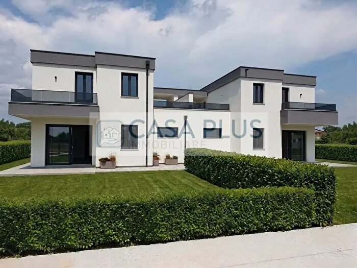 Casa quadrilocale in vendita in Rossano Veneto