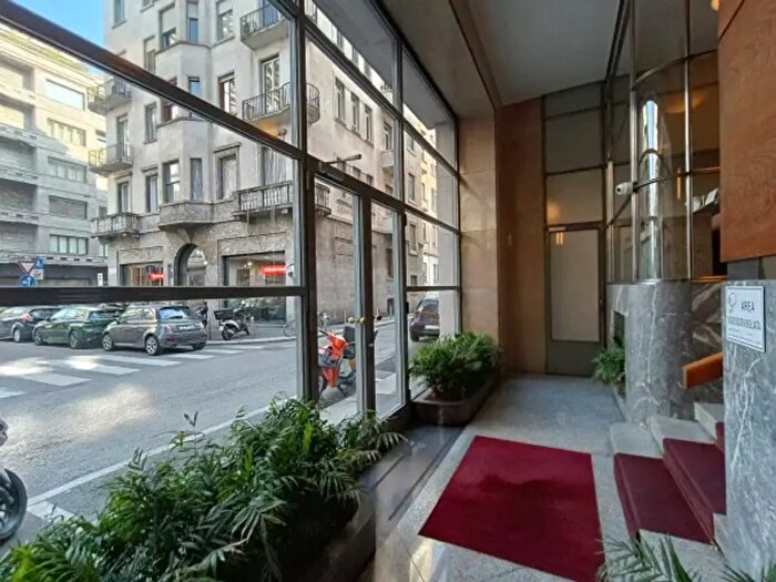 Appartamento quadrilocale in affitto in Via dell'Annunciata, Milano