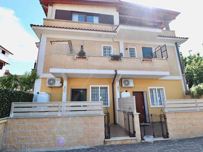 Appartamento bilocale in affitto in Via Coreglia Antelminelli, Trullo Colle del Sole, Roma
