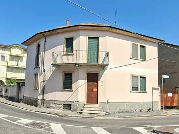 Casa con 6 locali in vendita in Via Roma, Garlasco