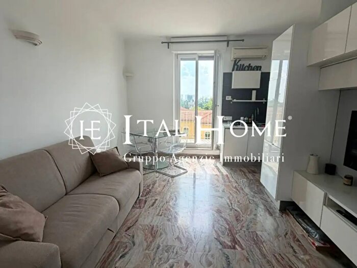 Appartamento monolocale in affitto in Via Valtellina, Milano
