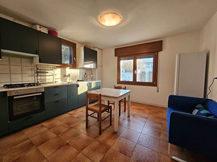 Appartamento trilocale in affitto in via dei Giacinti Padova, SantOsvaldo San Paolo, Padova