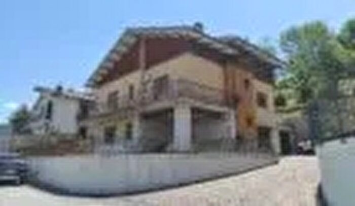 Casa con 15 locali in vendita in Via Trentavisi Cingoli MC Italia Cingoli Trentavisi, Cingoli