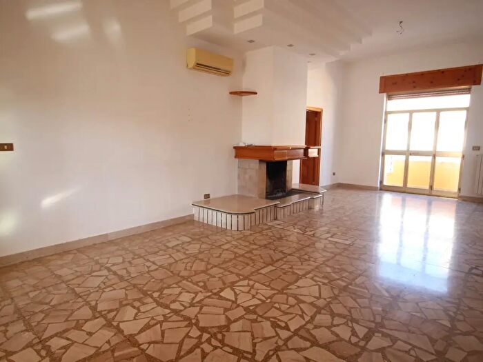 Appartamento con 5 locali in affitto in Via Cavour Snc, Manduria
