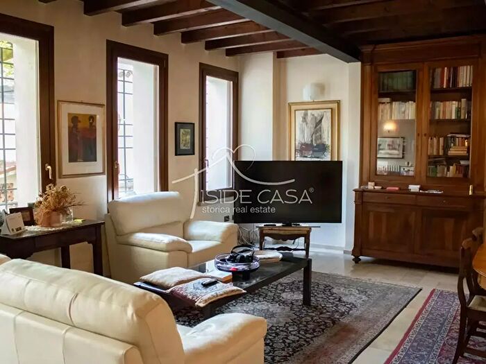 Casa con 5 locali in vendita in Mantova