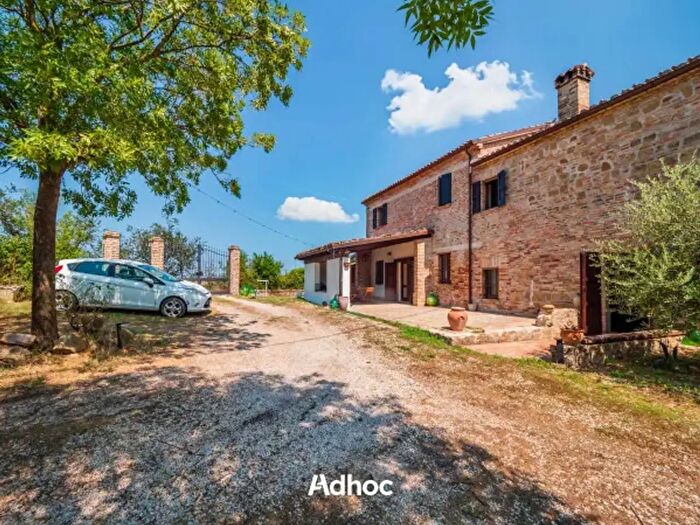 Casa con 6 locali in vendita in Via Alberone, Cartoceto