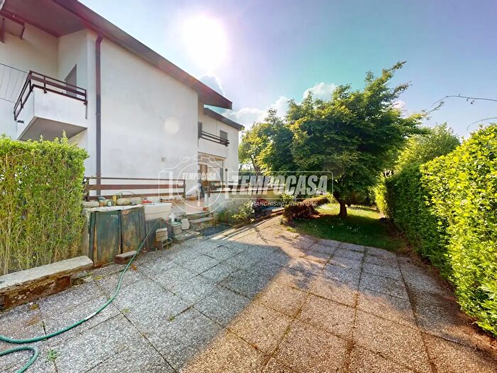 Appartamento trilocale in vendita in Via XXVII Maggio, Olgiate Comasco