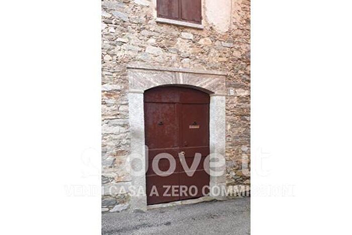 Appartamento quadrilocale in vendita in Via Nazario Sauro, Dumenza