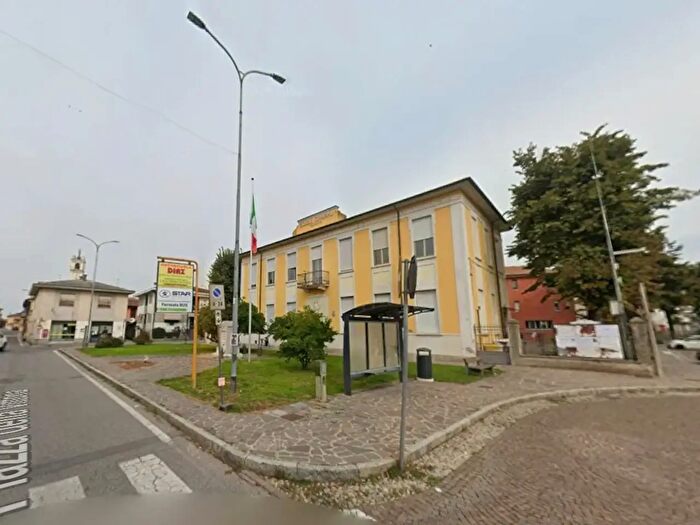 Appartamento bilocale in affitto in Piazza della Vittoria, Casalpusterlengo