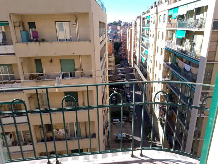 Appartamento trilocale in affitto in Via Aldo Manuzio, San Fruttuoso, Genova