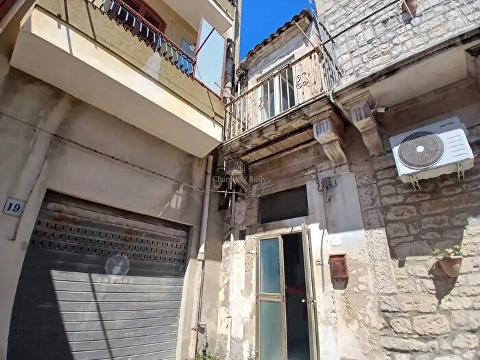 Casa trilocale in vendita in Modica