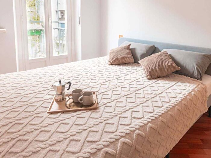 Appartamento bilocale in affitto in Via Emilio Cornalia, Melchiorre Gioia, Milano