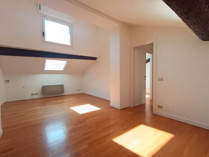 Appartamento quadrilocale in affitto in Via Borgonuovo, Brera, Milano