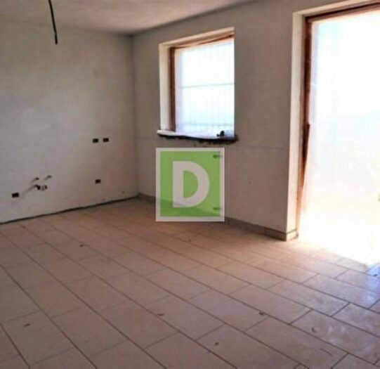 Casa quadrilocale in vendita in Via Avvocato Ferdinando Rondolino, Cavaglia