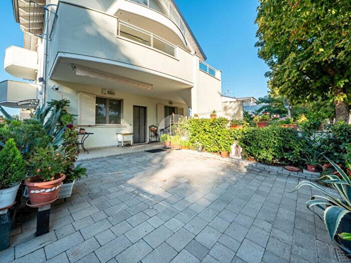 Appartamento quadrilocale in vendita in Castiglione Villa Inferno Montaletto, Cervia