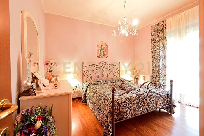 Appartamento con 5 locali in vendita in Lucca