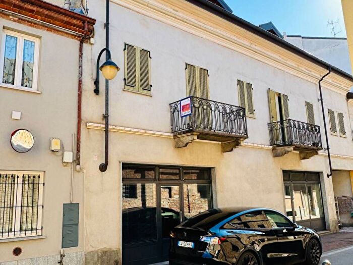 Appartamento bilocale in affitto in Via Umberto I, Centro, Bra