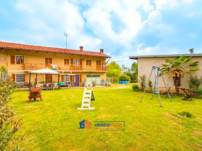 Casa con 5 locali in vendita in Frazione San Giovanni, Cherasco
