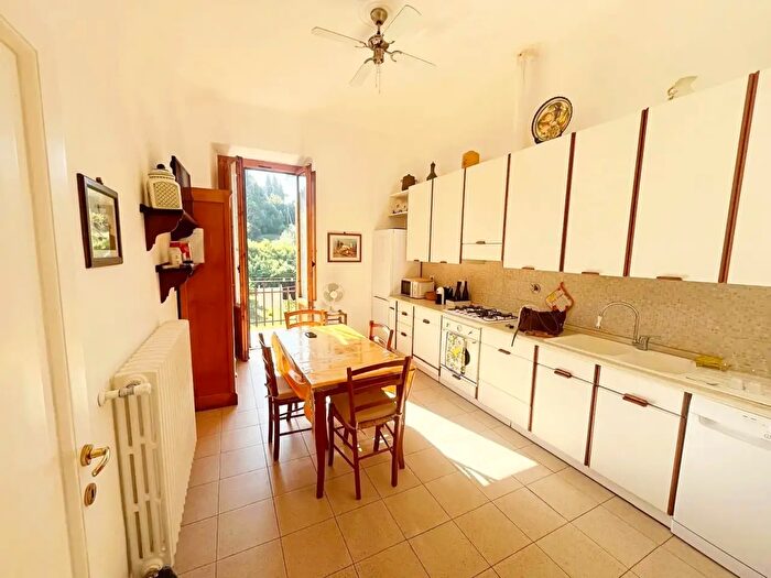 Appartamento quadrilocale in affitto in Firenze