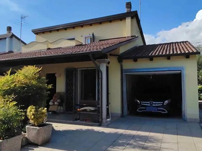 Casa con 5 locali in vendita in Castellazzo Bormida