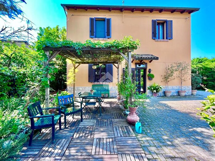 Casa quadrilocale in vendita in Via Bassa della Castellina, Bentivoglio