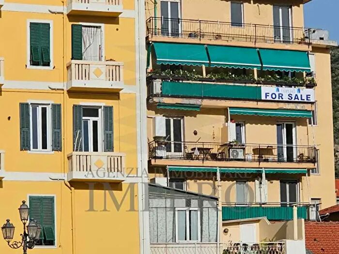 Appartamento trilocale in vendita in Via Aprosio, Ventimiglia