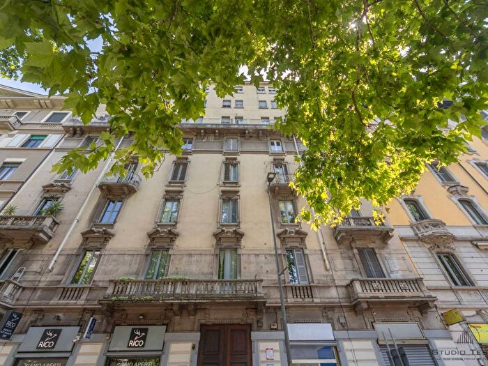 Appartamento trilocale in affitto in Viale Abruzzi, Città Studi, Milano