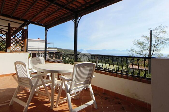 Casa bilocale in vendita in Contrada Conca dei Vascelli, Camerota