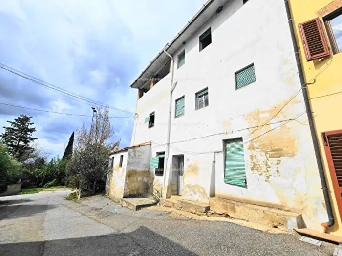 Casa con 6 locali in vendita in Zona Campagna, Montespertoli