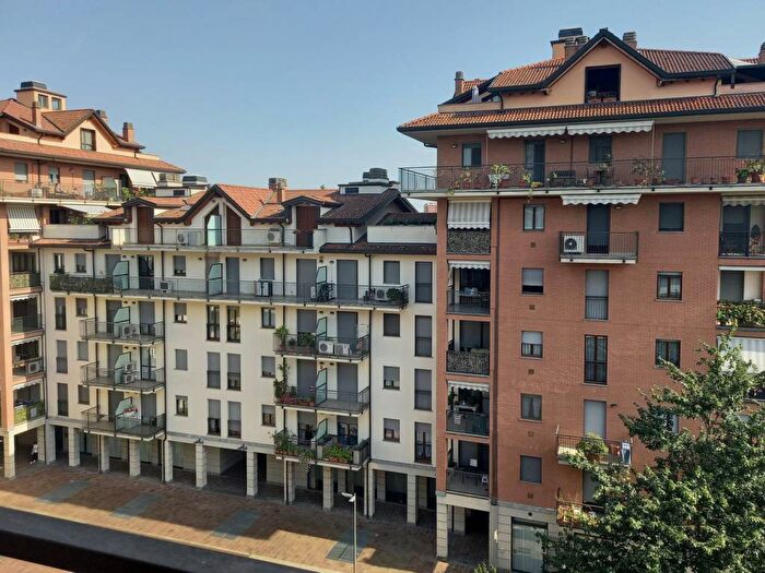 Appartamento quadrilocale in affitto in Via Ugo Bassi, Balsamo, Cinisello Balsamo