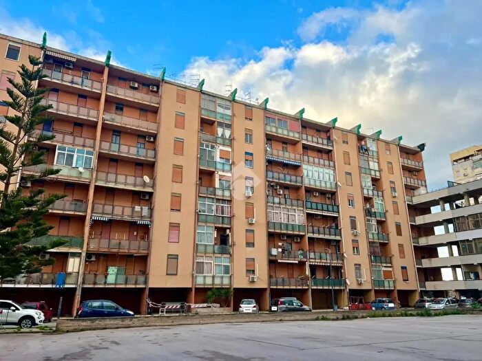 Appartamento con 5 locali in vendita in Via Sacco E Vanzetti, Palermo