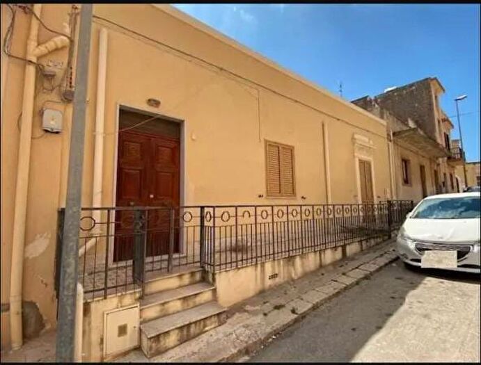 Appartamento in vendita in Via Olivio Sozzi, Ispica