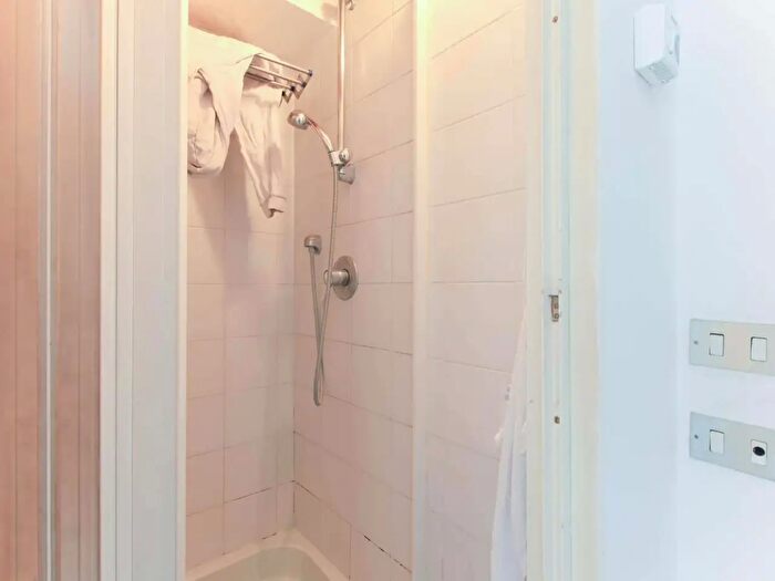 Appartamento monolocale in affitto in Corso Genova, Milano