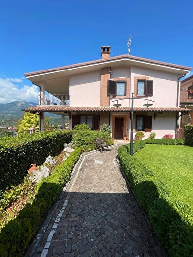 Casa con 5 locali in vendita in Via delle Margherite, Alatri