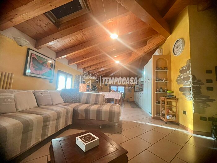 Casa con 5 locali in vendita in Ospitaletto