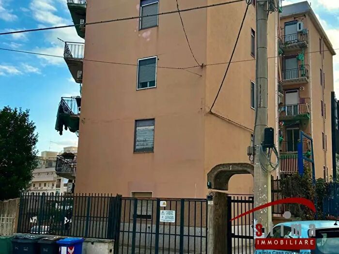 Appartamento quadrilocale in vendita in Via Sebastiano Oliveri, Siracusa