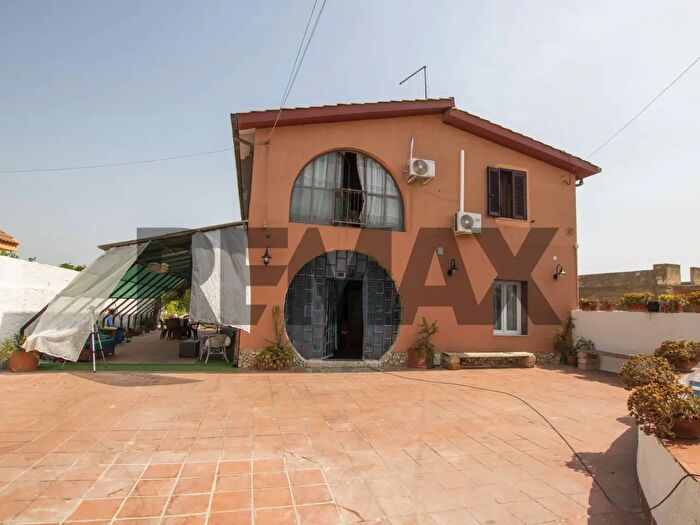 Casa con 12 locali in vendita in Traversa Torta, Siracusa