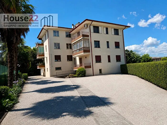 Appartamento quadrilocale in vendita in Strada Postumia, Vicenza