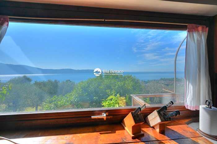 Casa in vendita in Via Camerate, Toscolano Maderno