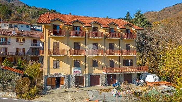 Casa con 16 locali in vendita in Via San Bernardo, Mendatica