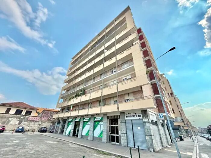 Appartamento trilocale in vendita in Corso Novara, Torino