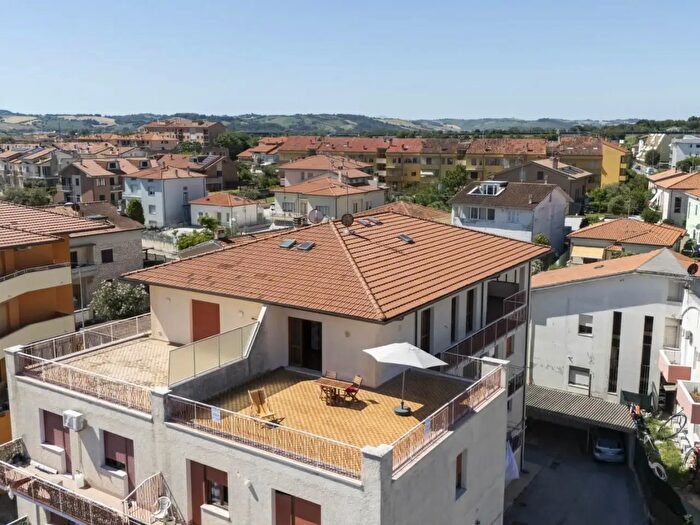 Appartamento trilocale in vendita in Via Valcesano, Mondolfo