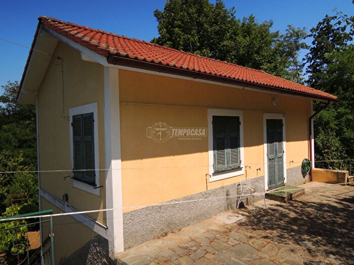 Casa con 6 locali in vendita in Costa dOvada, Ovada